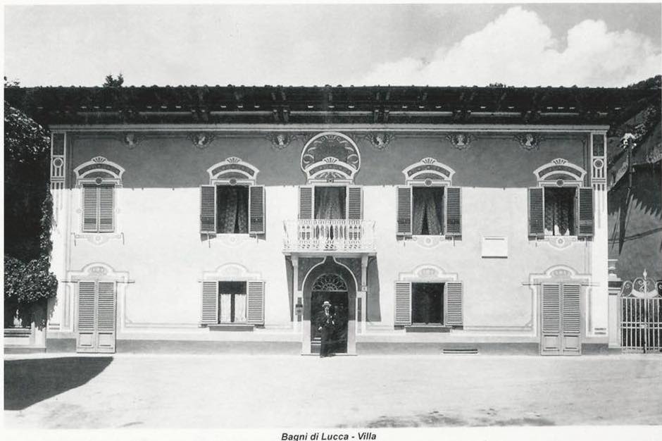 Facade 1900